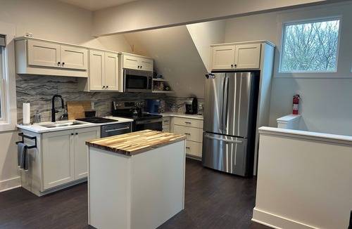 Oxford Apartment | New construction horse farm apartment 5 miles to campus- Pets allowed!