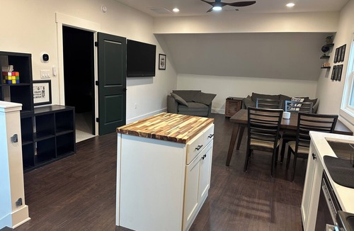 Oxford Apartment | New construction horse farm apartment 5 miles to campus- Pets allowed!