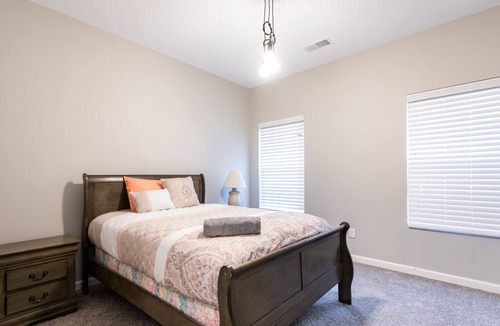 Shelby Park Apartment | NEW Downtown Prime Pet friendly stay in Louisville