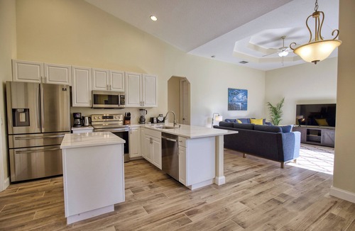 Englewood East House | NEW! Family Friendly, Newly Renovated, Extra Clean, 10 min from beach