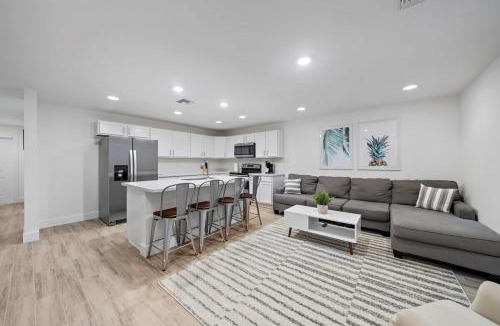 West Palm Beach House | New! Few minutes to Downtown, 10 to the Beach!