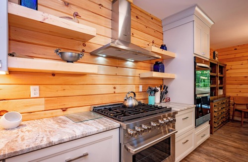 McHenry House | New! High-End Stay w/Theater, Hot Tub & Ski Access