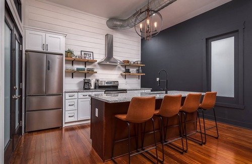 Clifton House | New! Kings on Restaurant Row! HotTub!Close to NuLu