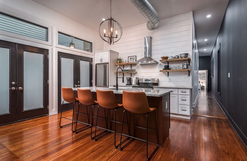 Clifton House | New! Kings on Restaurant Row! HotTub!Close to NuLu