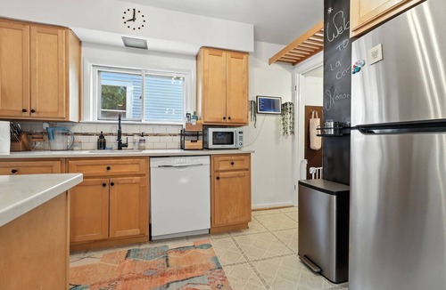 Old West Side House | NEW! La Casa Naranja 3-Bedroom Home - Pets Allowed