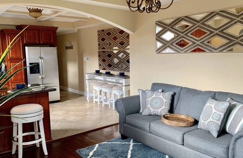 Freret House | NEW LISTING Vacation like a Local STEPS to Ferret St & Tulane