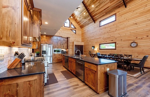 McHenry House | New! Luxe Lodge w/Views, Fire Pit & Hot Tub