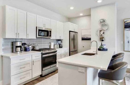 New Orleans Condo | New Luxurious & Beautiful! - 2br/2ba w/Pool!