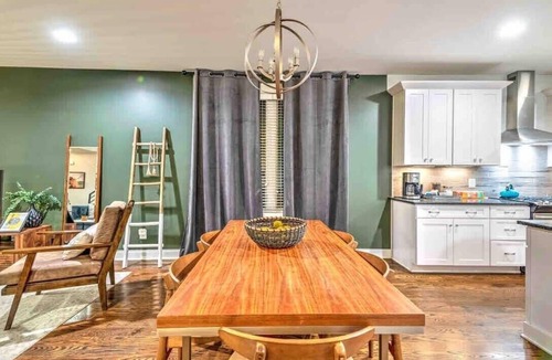 South Nashville House | New Luxury Home! 10 Beds! Baller game room!