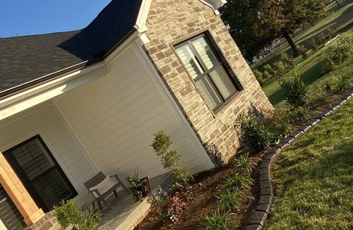 Jeffersonville House | New Luxury home 5 min to Louisville convenient to Churchill Downs with hot tub