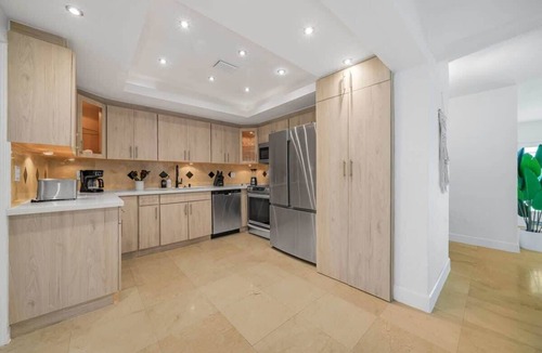 Golden Glades House | New Luxury Villa Bianca Pool, Movie Theatre, Fire Pit