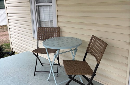 Paducah House | NEW! Midtown Bliss- 2 bed house with WiFi, within 5 minutes of Downtown Paducah