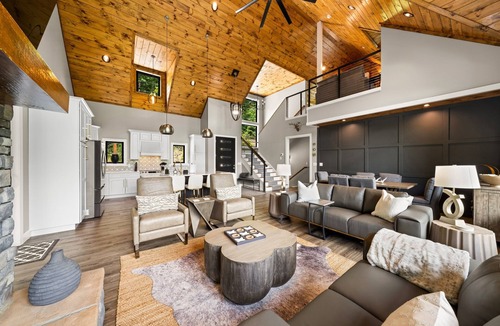 Gatlinburg Villa | New Modern Ultra Luxury Villa in Gatlinburg Mountain Views