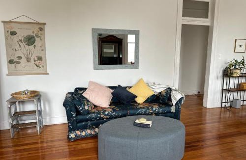 Chalmette Apartment | New Orleans Cottage 2 Bed 1 Bath Carseat Included
