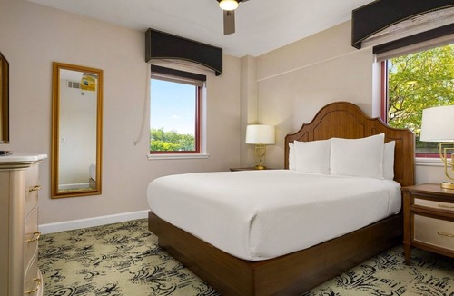 Faubourg Livaudais Resort | New Orleans | Romantic City Retreat | Pool + Hot Tub