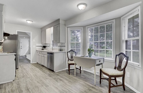 North Charleston House | NEW! Pet Friendly Retreat Near Navy Base and CHS