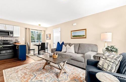 Roseville Apartment | New! Pet-Friendly 1BR in the heart of Roseville!