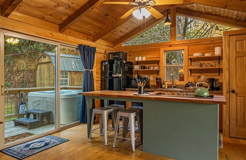 Hendersonville Cabin | New! Pet Friendly Couple's Retreat w/Hot Tub