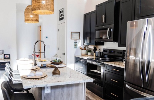 Knoxville House | NEW! Private Wooded Getaway🌲 2BR/1.5BA + Garage — 6 Miles to UT