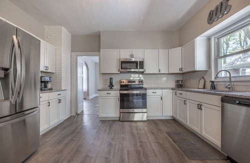 St. Charles Historic District House | New Remodel in St. Charles - Sleeps 10! New patio! Large Fenced-in backyard!