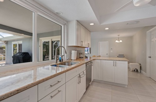 Sarasota House | New Rental Private 3 Bed/2 Bath Heated Pool Near Bobby Jones Golf!