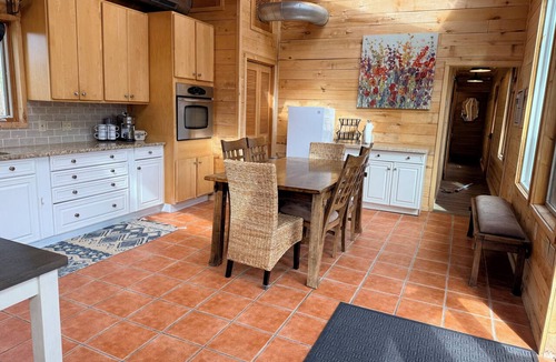Goodman Cabin | NEW! Sandy Lakefront Cabin – Sleeps 10 with Kayaks & ATV Access