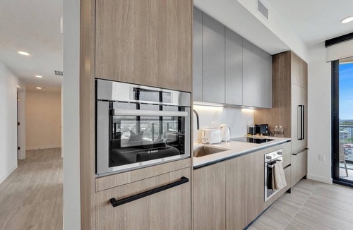 North Beach Condo | NEW Spacious 19th Floor 3BR | Pool, Gym & Beach