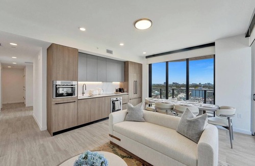 North Beach Condo | NEW Spacious 19th Floor 3BR | Pool, Gym & Beach
