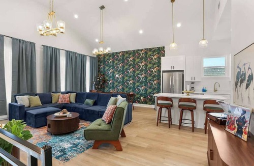 Faubourg Livaudais Apartment | New! Spacious Uptown HangOut - 3 Bed, 3 Bath