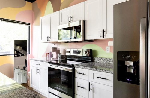 Nashville Apartment | NEW Studio Sleeps 4 - 7 mins to DT