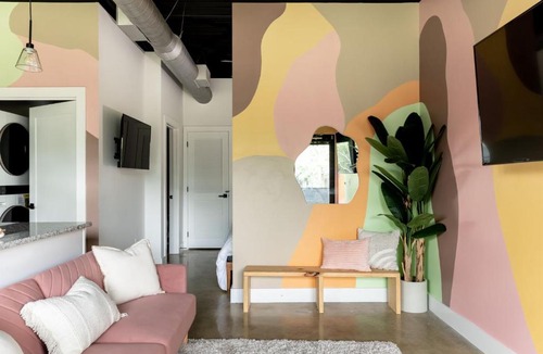 Nashville Apartment | NEW Studio Sleeps 4 - 7 mins to DT