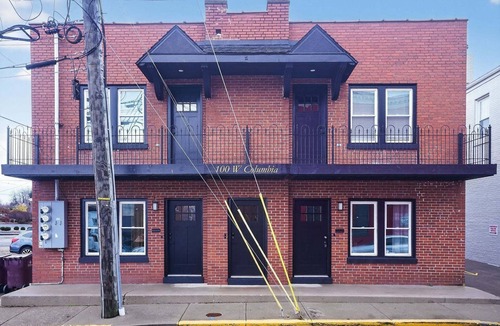 Somerset Apartment | NEW! Stylish Retro Stay, Columbia House Unit D
