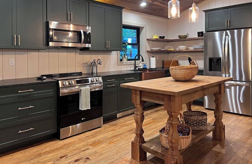 Saluda Cottage | NEW! The Cottage at Whispering Falls: LUXURY & PRIVACY, hot tub, King beds