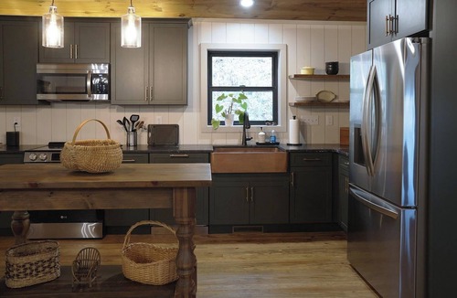 Saluda Cottage | NEW! The Cottage at Whispering Falls: LUXURY & PRIVACY, hot tub, King beds
