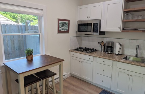 Elberta Apartment | NEW! The Glarum Apartment - Gorgeous Dog-Friendly Apartment in Great Location with Minisplit A/C!