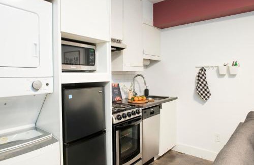 Virginia Highland Apartment | *NEW* The Scarlet - Downtown | Balcony | Skyline
