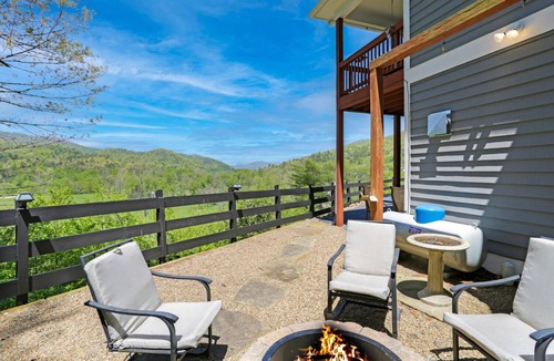 Hiawassee House | NEW! Valley View Mountain Getaway