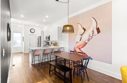 Hillsboro West End House | New, Walk to Hillsboro Village, ROOFTOP, SLEEPS 12!