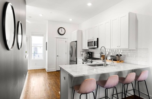 Hillsboro West End House | New, Walk to Hillsboro Village, ROOFTOP, SLEEPS 12!