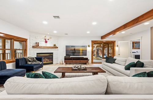 Ellison Bay House | New! Walk to Water, Shops | Hot Tub, Sauna & Games