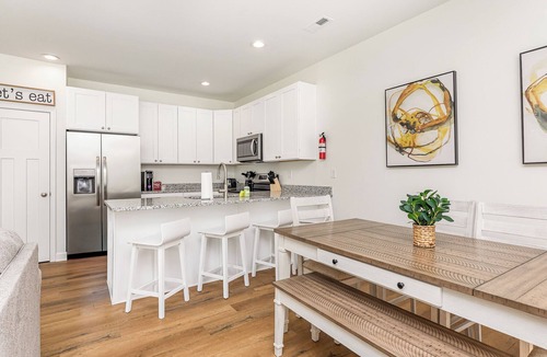 Denver House | NewDuplex! 6Bed 5Bath - HotTubs - Sleeps 12!