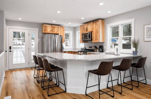 Lake Ann House | Newly built modern gem w/Sanford Lake access close to Traverse City & Dunes