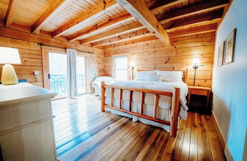 La Follette Cabin | Newly Listed & Renovated 5 Bedroom Cabin, Cove-front living with private dock!