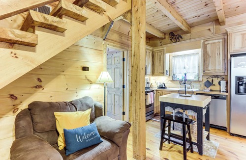 Suches Cabin | Newly Refreshed! Suches Cabin w/Deck, Fire Pit