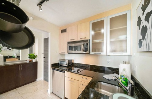 East Fort Lauderdale Condo | Newly Refurnished 1 BR suite w/Ocean View sleeps 4