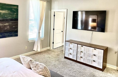 Piney House | Newly remodeled 3 bedroom, 2 bath home on Lake Hamilton w/a boat dock.
