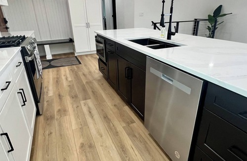 Iron Mountain House | Newly remodeled Lakefront 4-bedroom house with AC and WiFi in Iron Mountain