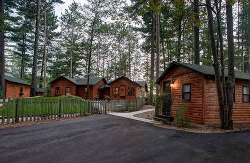 Mayfield House | Newly Remodeled Lakefront Cabin w/Modern Amenities.