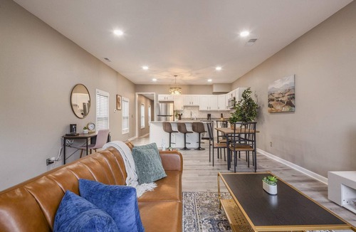 Smoketown Jackson House | Newly renovated 4BR CozySuites