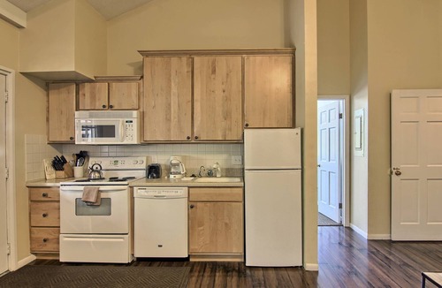 Boyne Falls House | Newly Renovated 4BR/4BA Pet-Friendly, Best Walking Location At Boyne Mountain